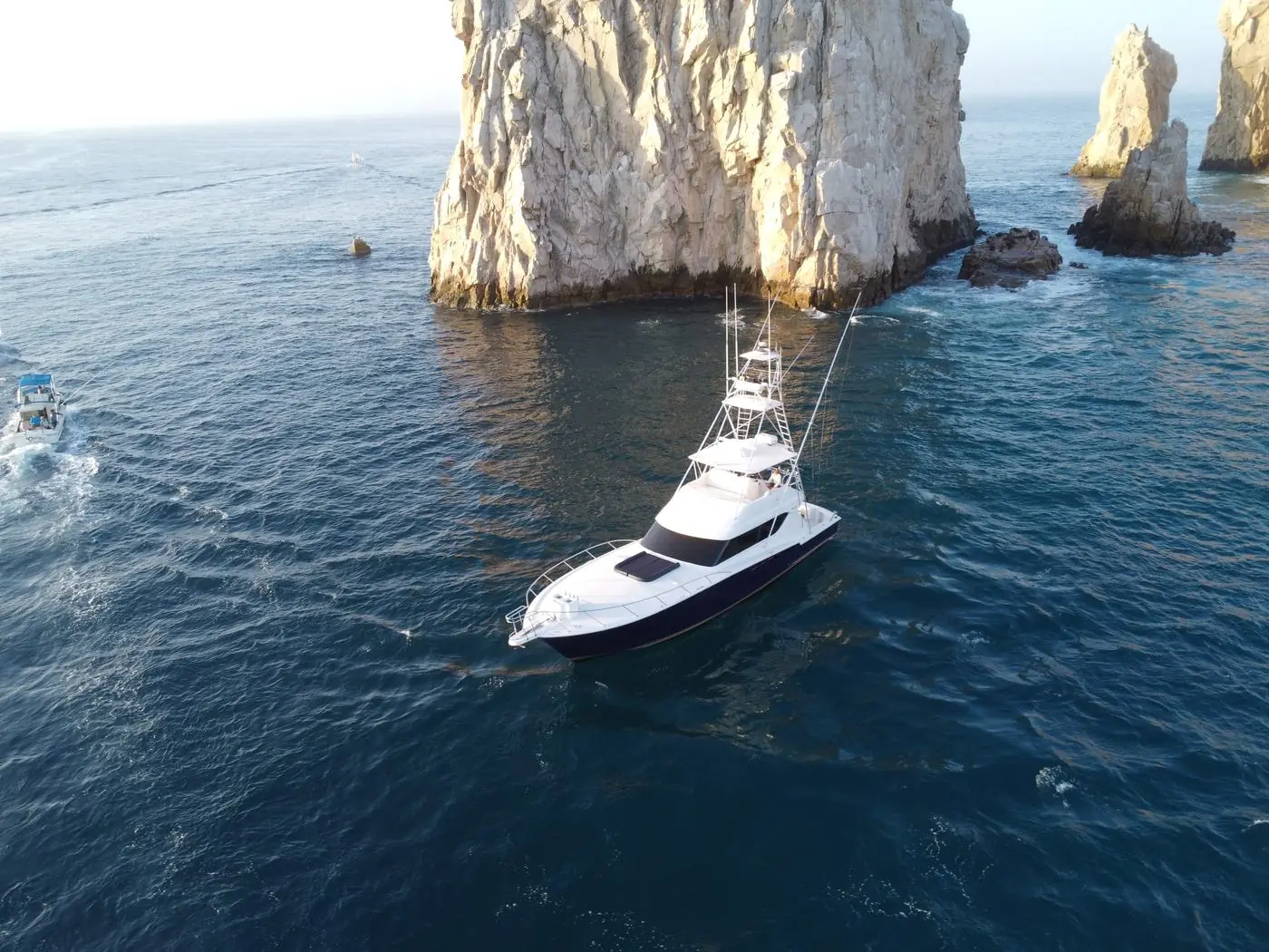 Lion Heart 60ft Hatteras exterior